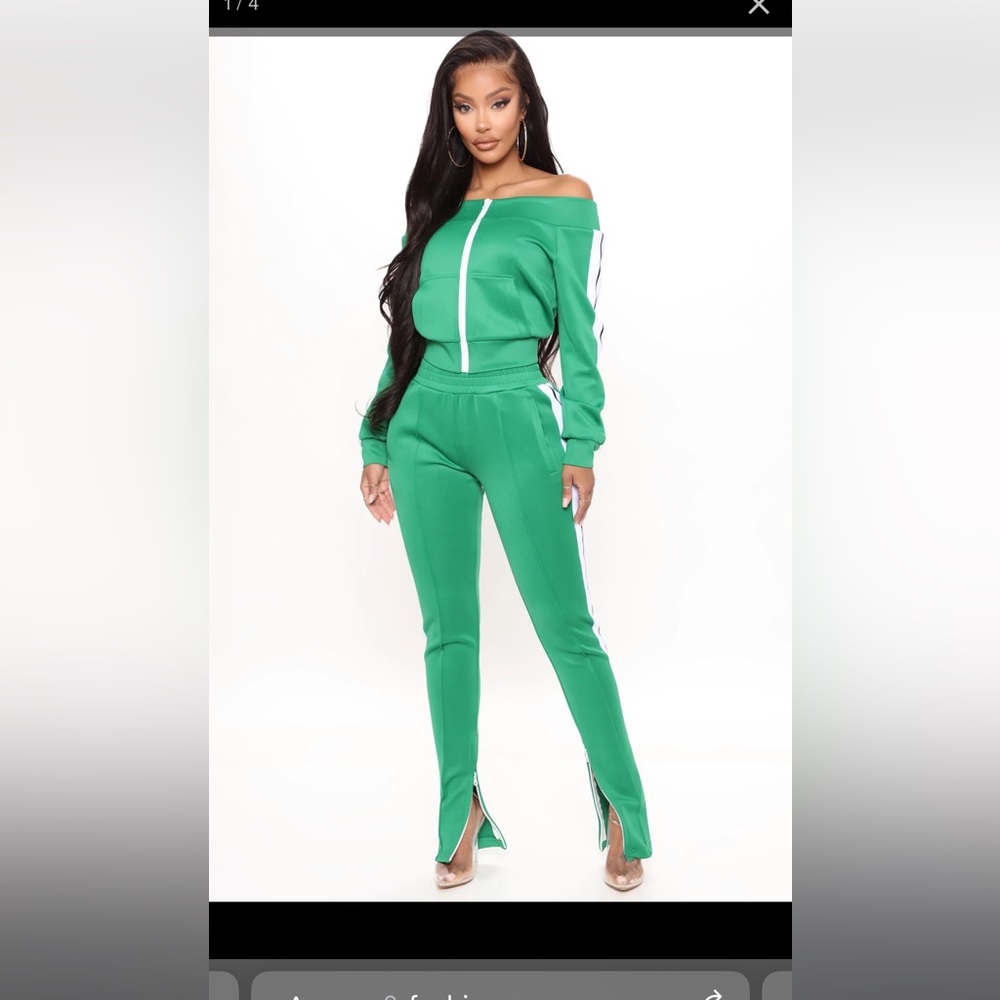 Fashion Nova vibing off shoulders tracksuit